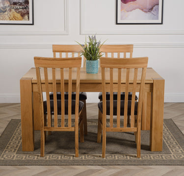 Kuba Medium Oak Dining Table with 4 Harvard Oak Chairs